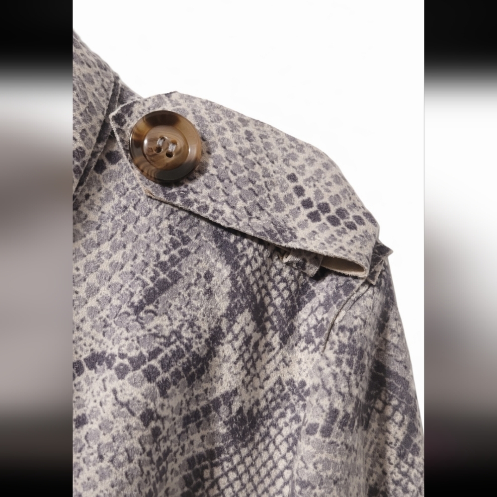 Elegant Snake Print Trench Coat - Picture 5 of 7
